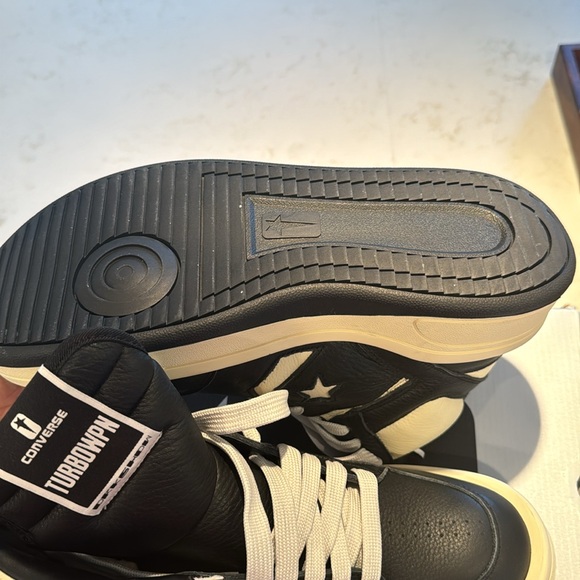 COPY - RICK OWENS DRKSHDW
Black Converse Edition TURBOWPN Mid Sneakers - Picture 3 of 10